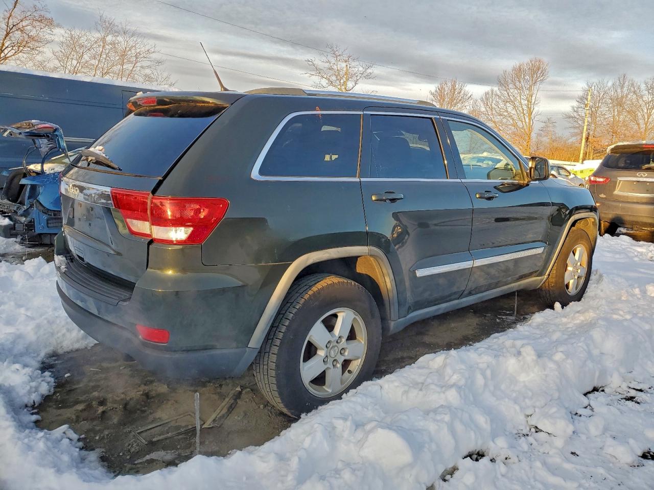 2011 JEEP GRAND CHEROKEE LAREDO photo 5