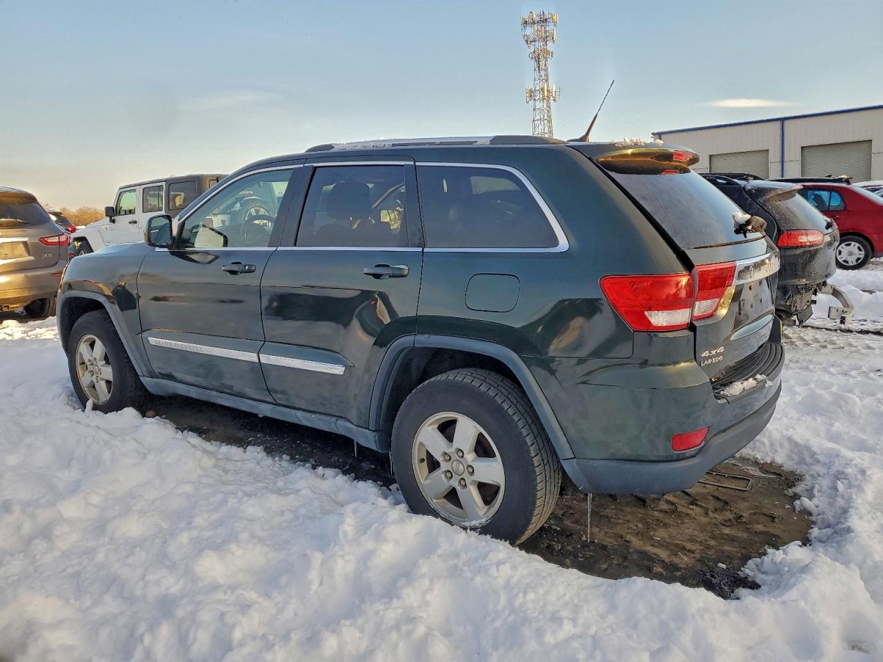 2011 JEEP GRAND CHEROKEE LAREDO photo 3