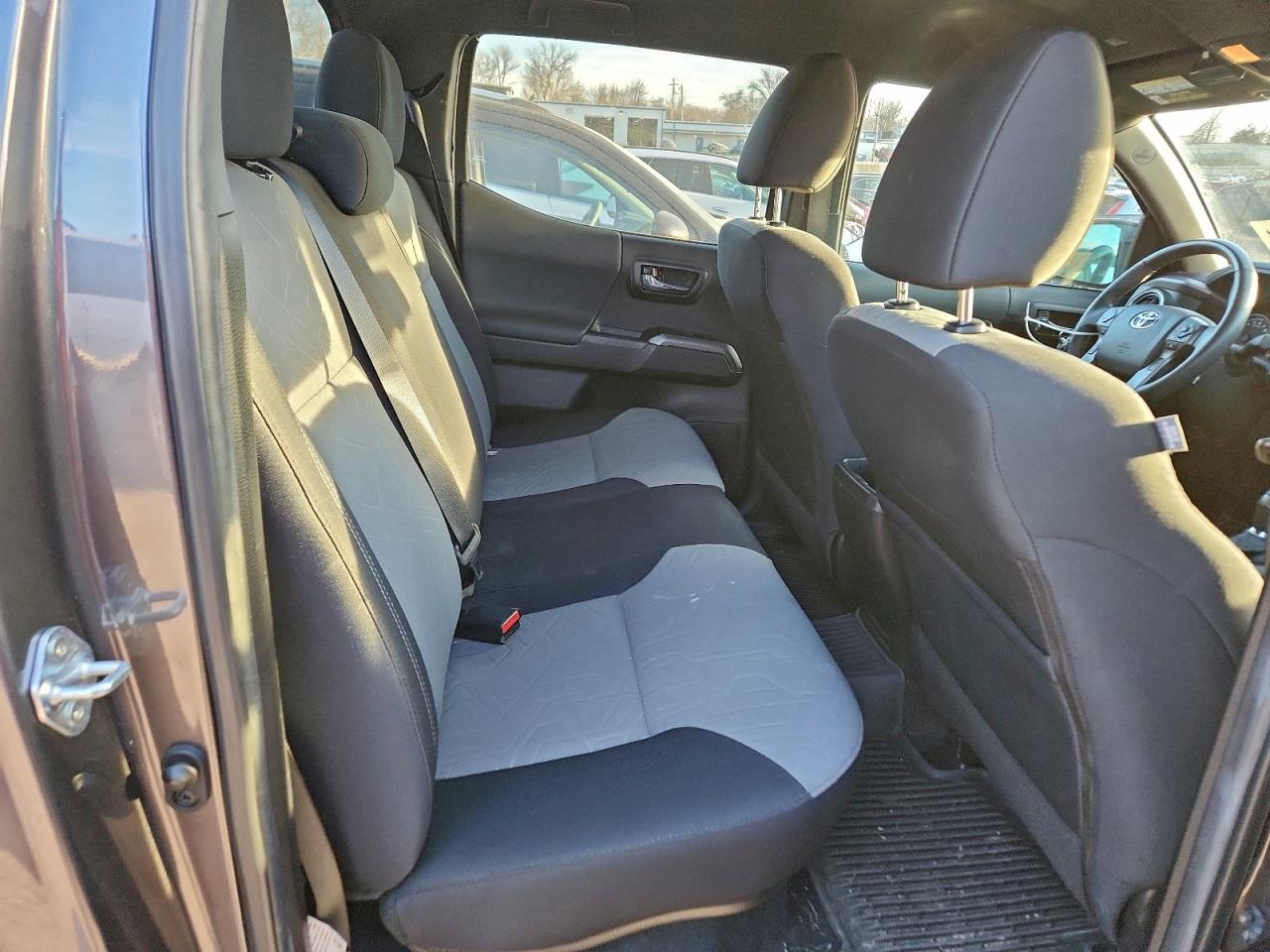 2022 TOYOTA TACOMA DOUBLE CAB photo 11
