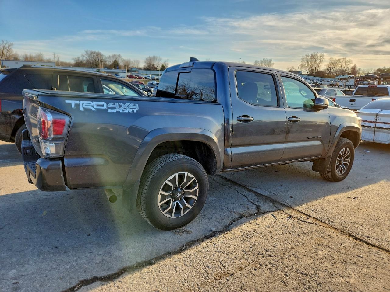2022 TOYOTA TACOMA DOUBLE CAB photo 3