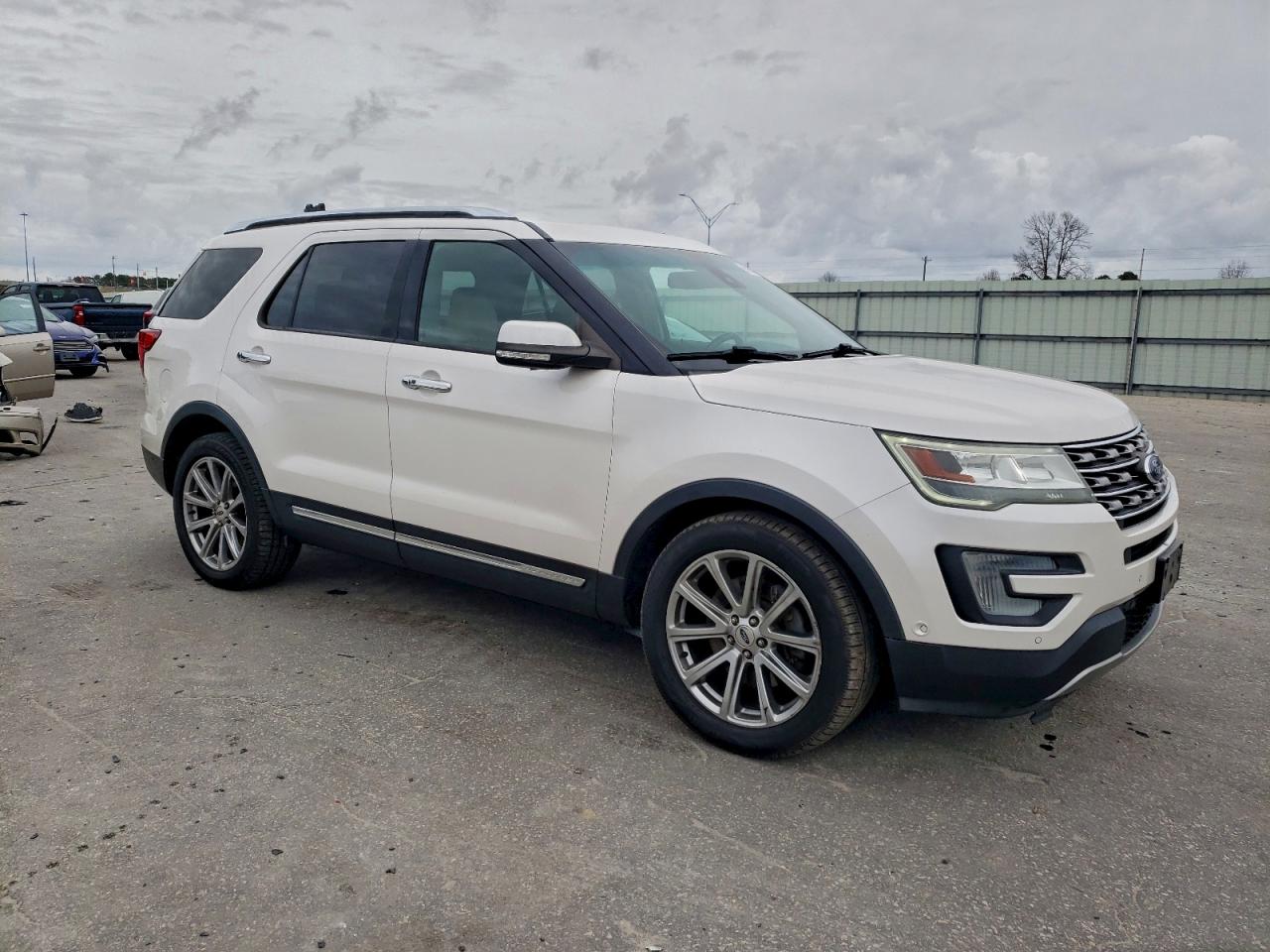 2017 FORD EXPLORER LIMITED photo 4