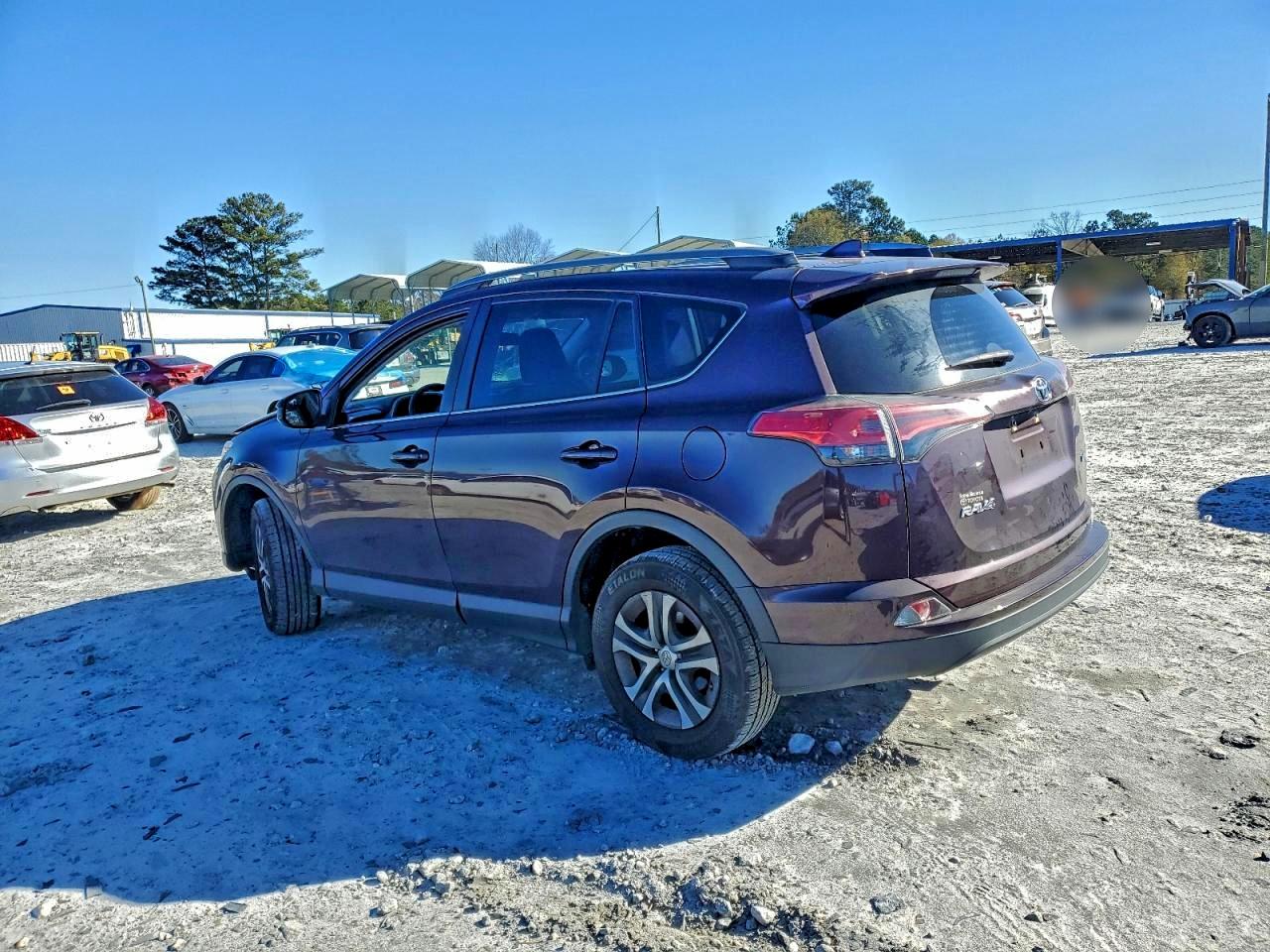 2018 TOYOTA RAV4 LE photo 2