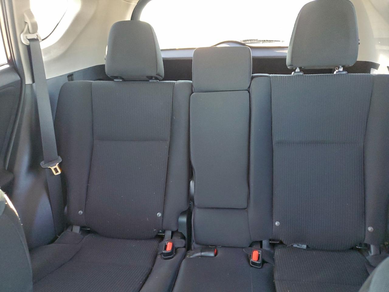 2018 TOYOTA RAV4 LE photo 10