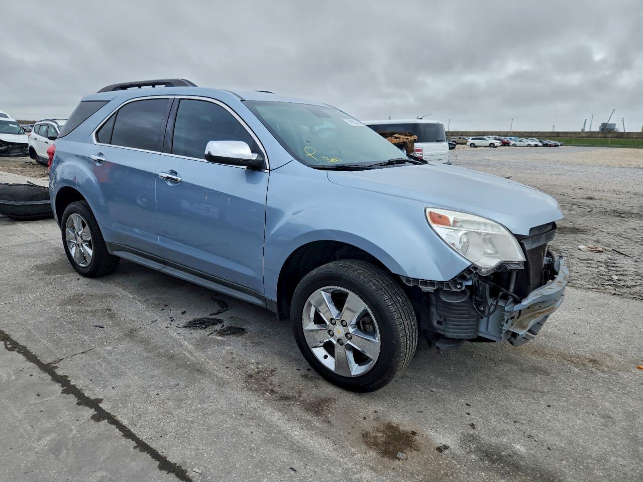 2015 CHEVROLET EQUINOX LT photo 4