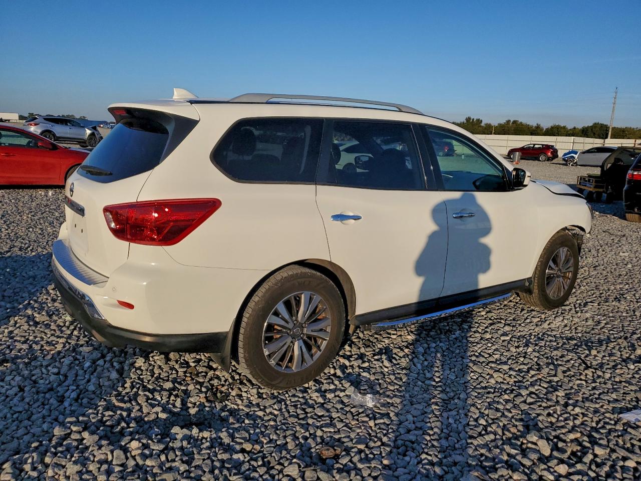 2020 NISSAN PATHFINDER S photo 3