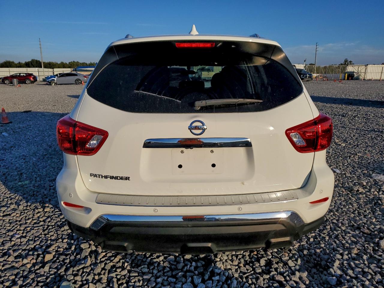 2020 NISSAN PATHFINDER S photo 6