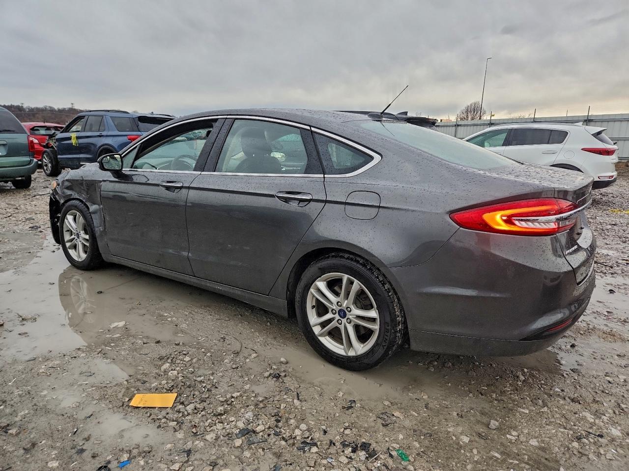 2018 FORD FUSION SE photo 2