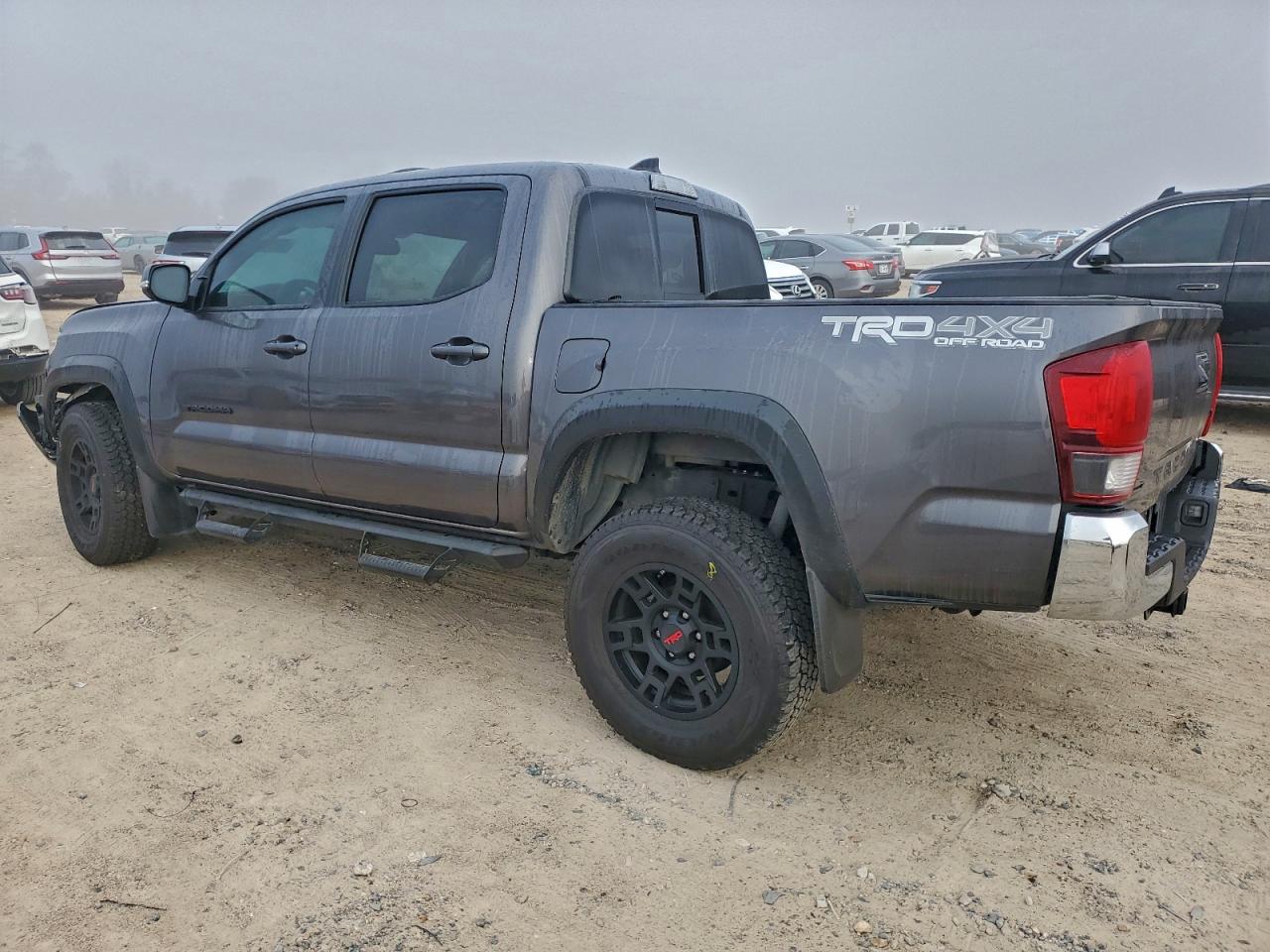 2019 TOYOTA TACOMA DOUBLE CAB photo 3