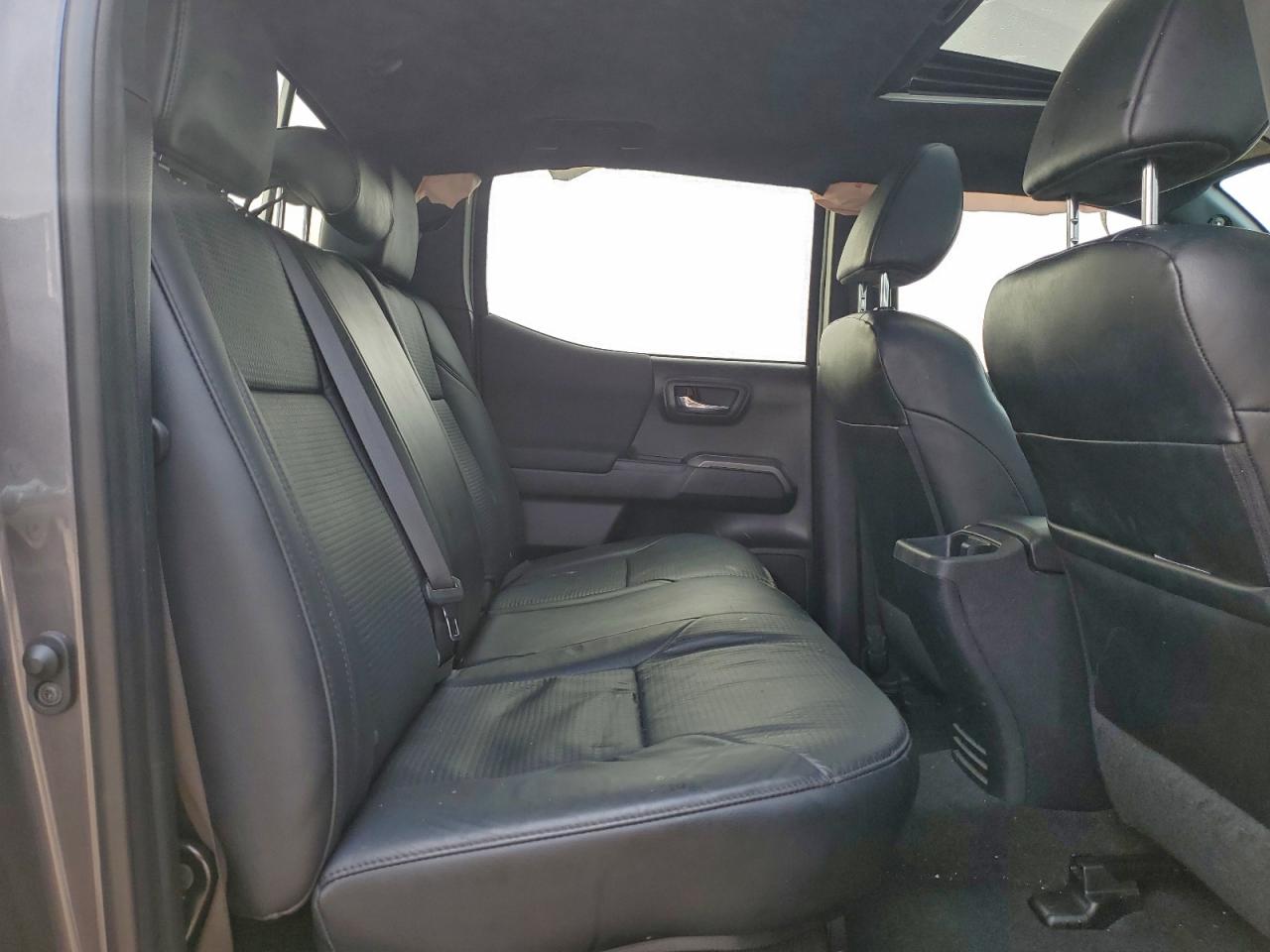 2019 TOYOTA TACOMA DOUBLE CAB photo 19