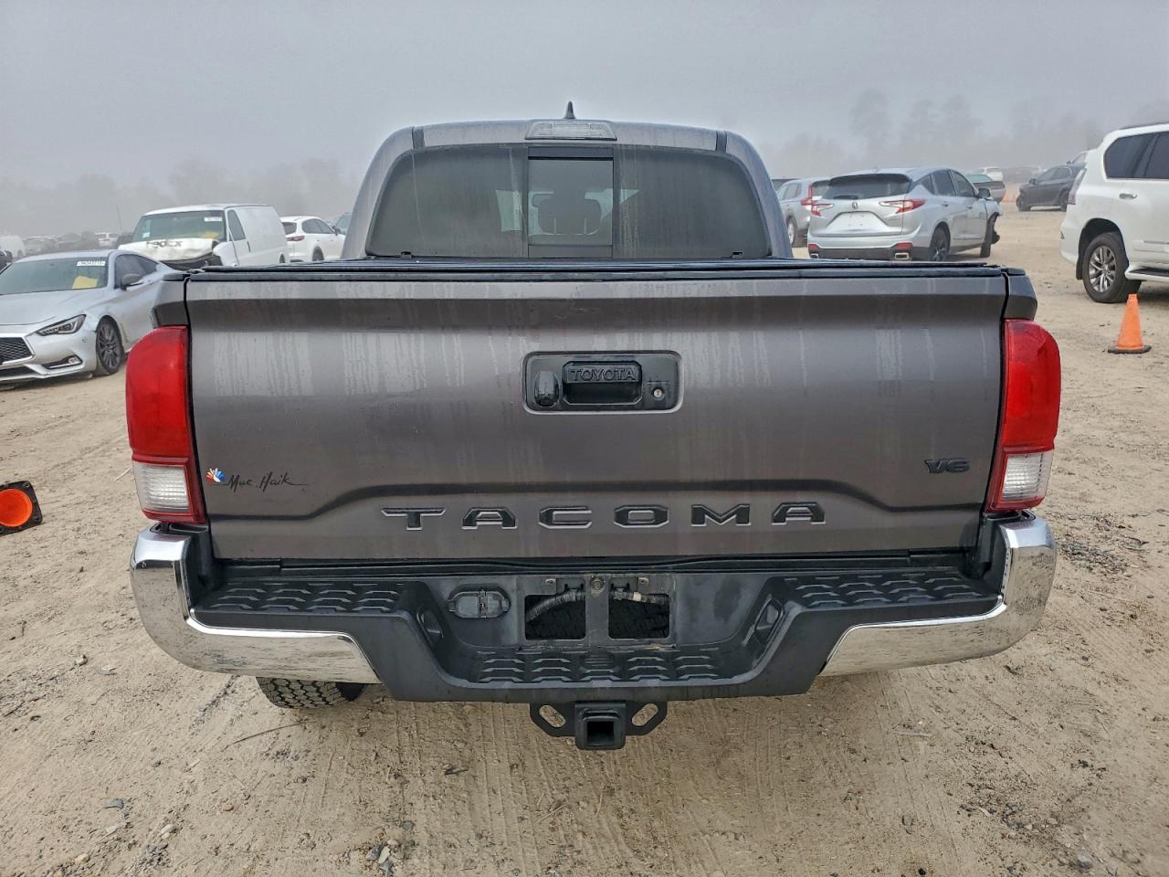 2019 TOYOTA TACOMA DOUBLE CAB photo 11