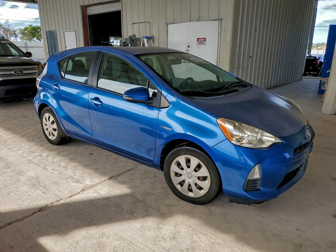 2012 TOYOTA PRIUS C photo 10