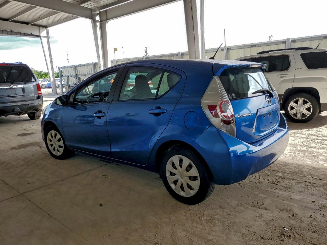 2012 TOYOTA PRIUS C photo 4