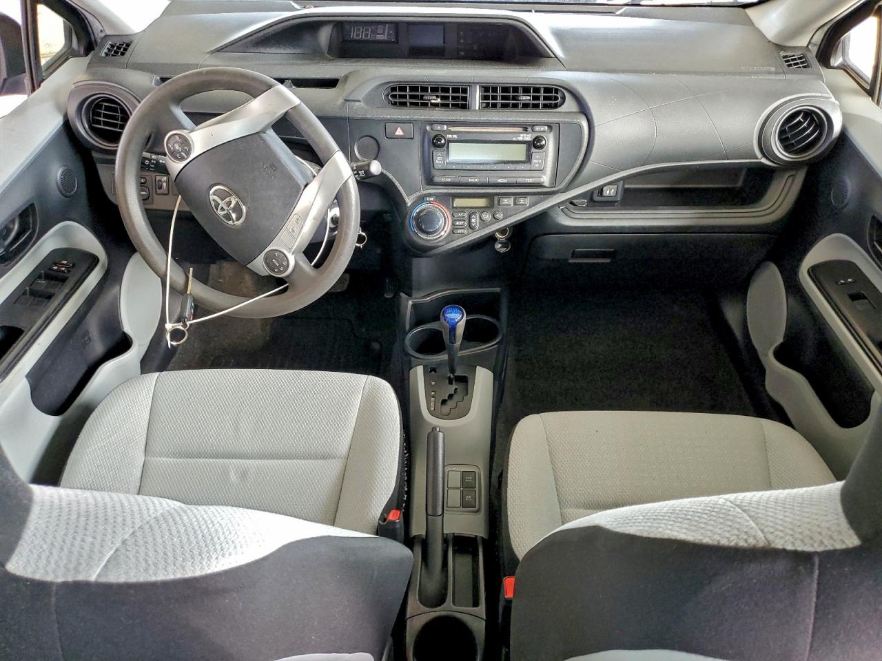 2012 TOYOTA PRIUS C photo 22