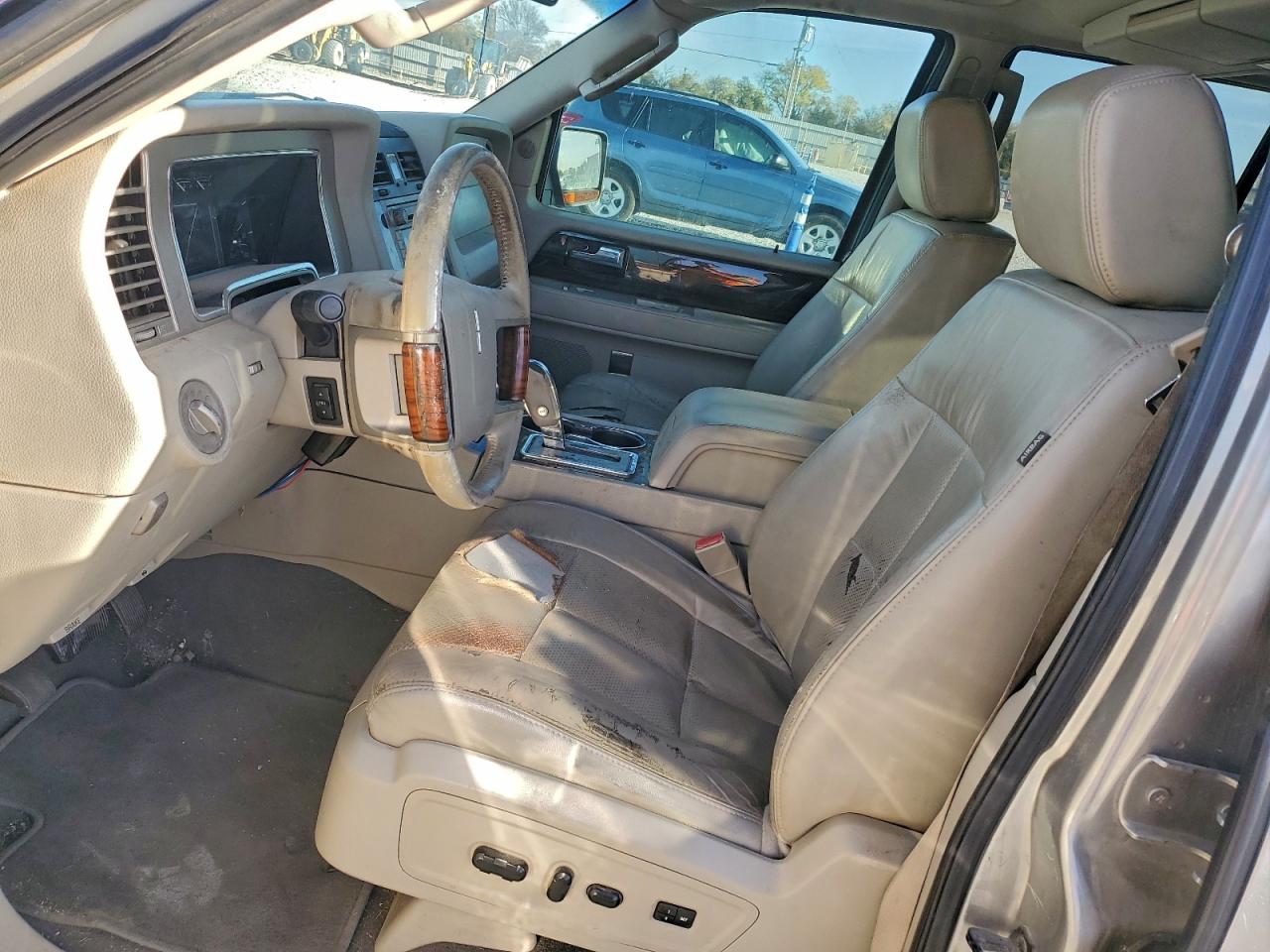 2008 LINCOLN NAVIGATOR photo 19