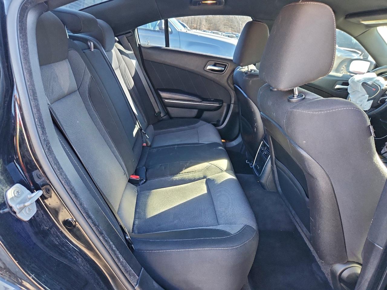 2015 DODGE CHARGER SXT photo 28