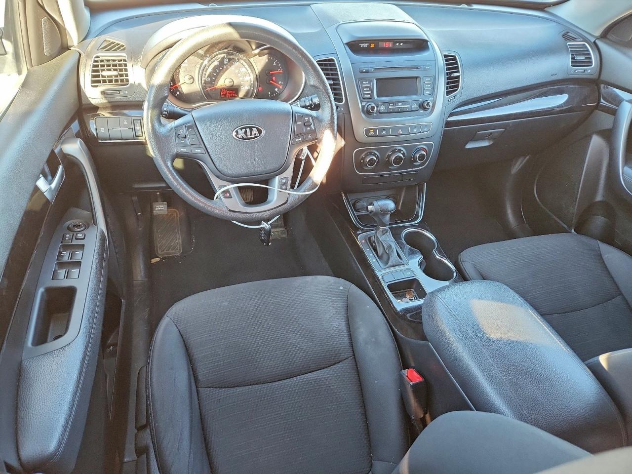 2015 KIA SORENTO LX photo 15