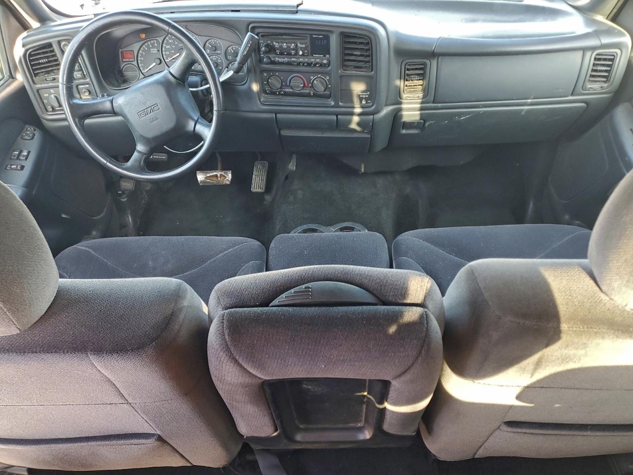 2002 GMC NEW SIERRA K1500 photo 8