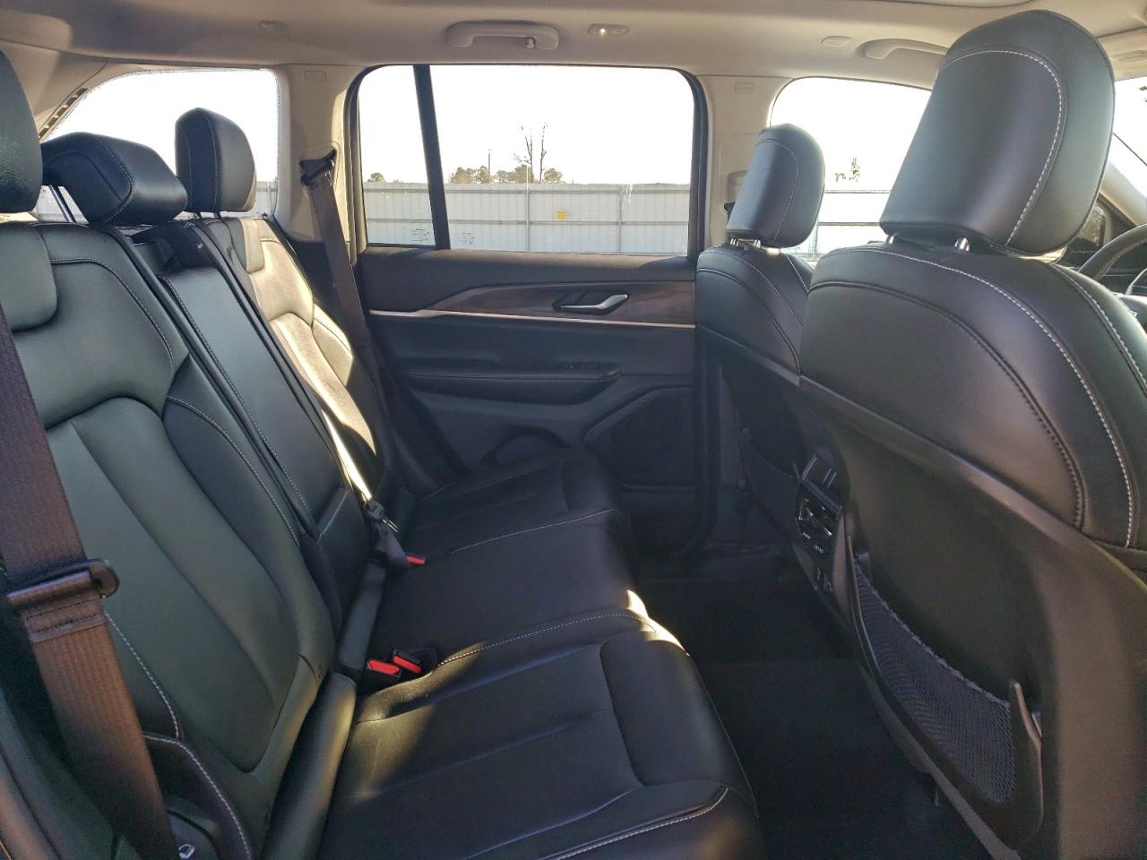 2023 JEEP GRAND CHEROKEE LIMITED photo 11
