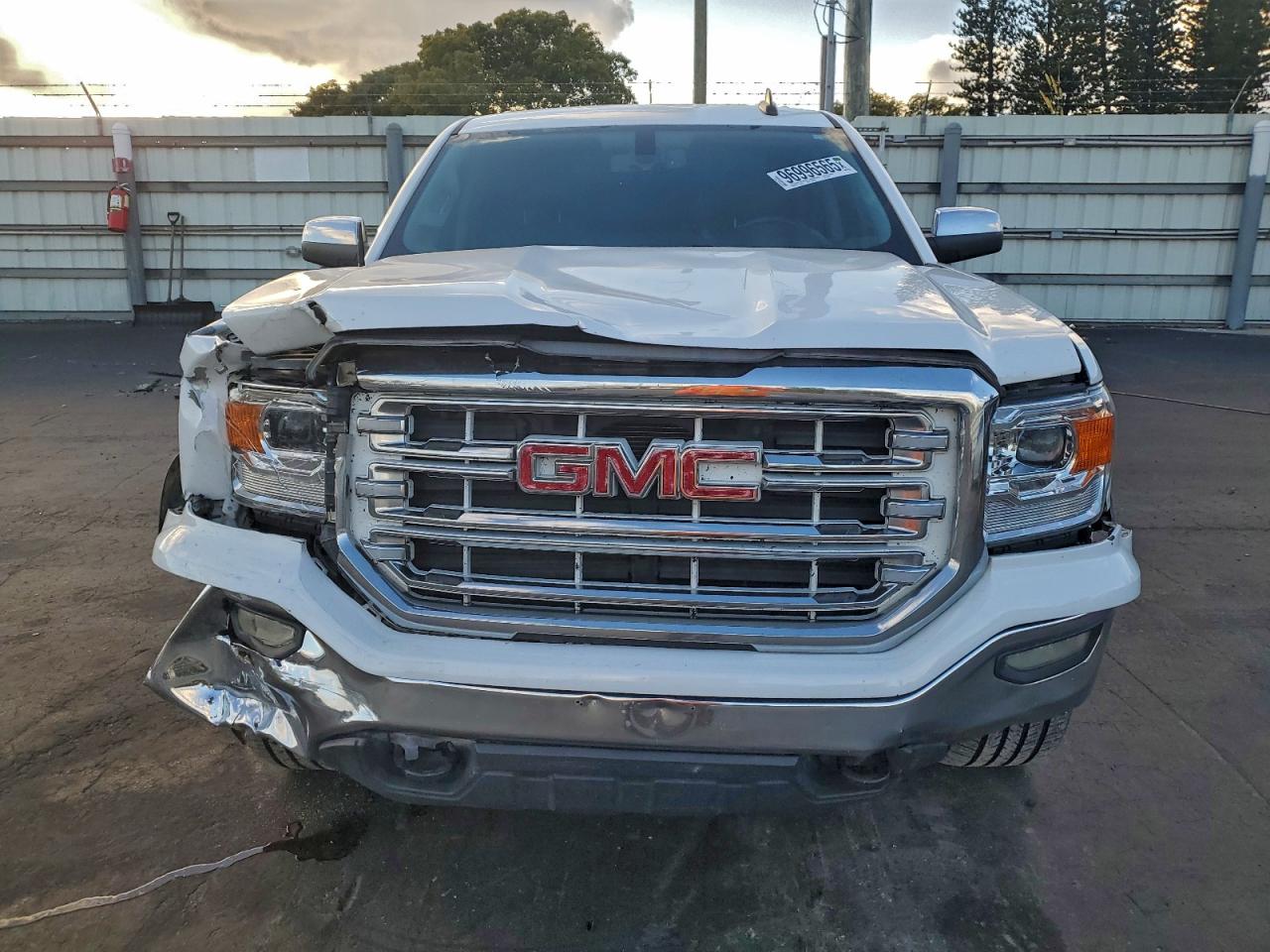 2017 GMC SIERRA K1500 SLT photo 9