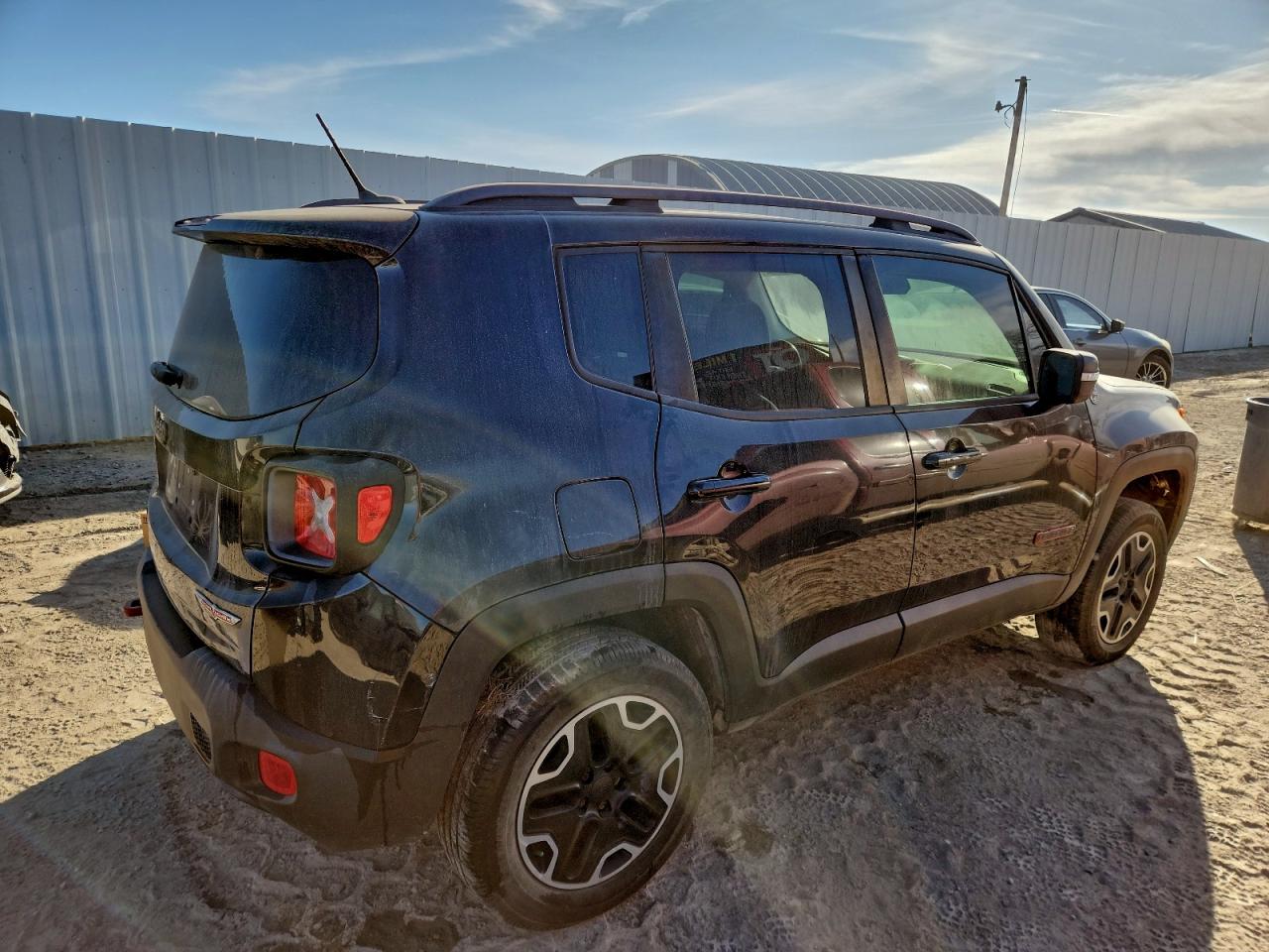 2015 JEEP RENEGADE TRAILHAWK photo 3