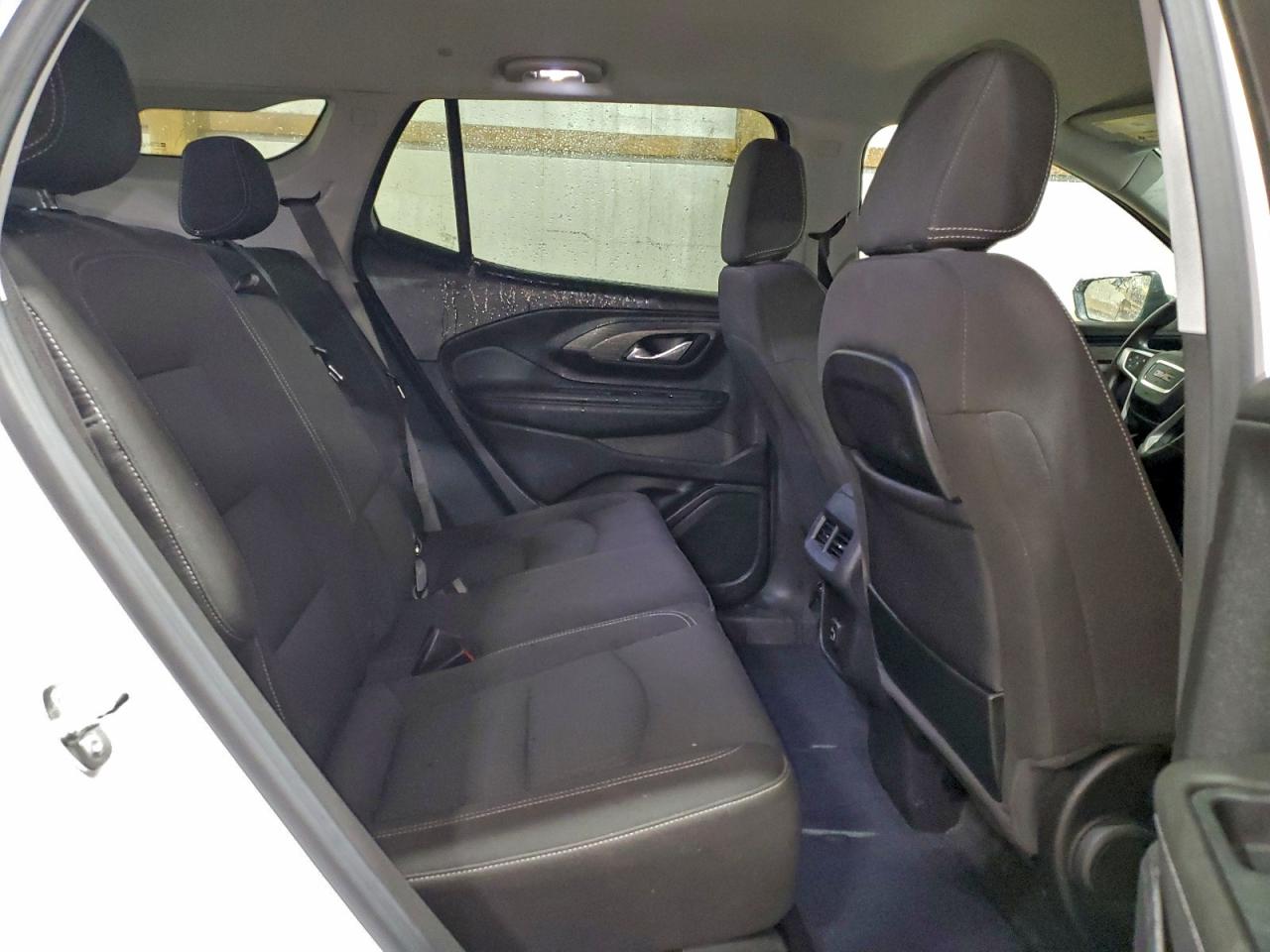 2024 GMC TERRAIN SLE photo 11