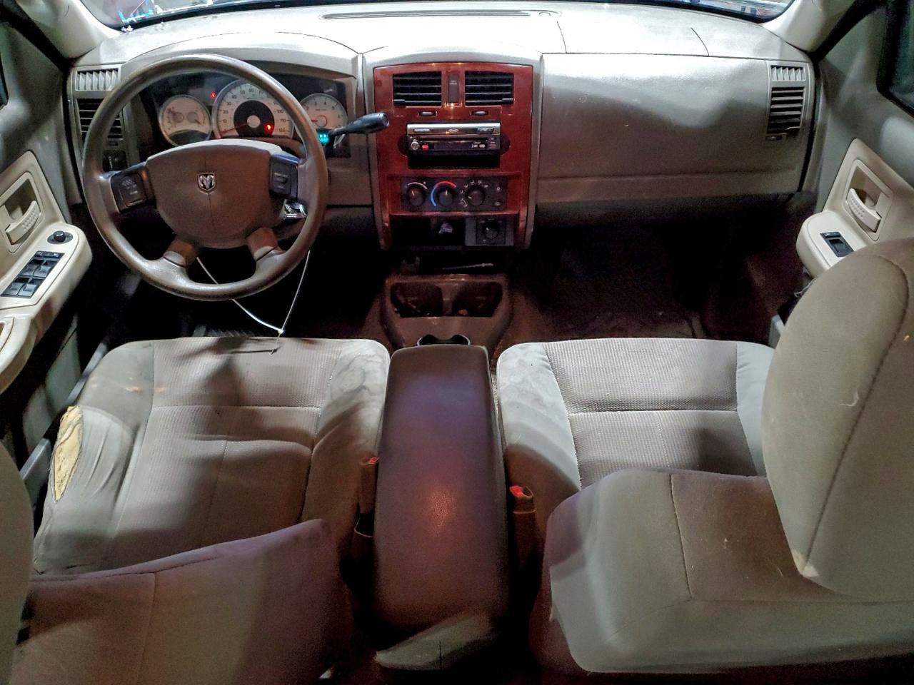 2005 DODGE DAKOTA QUAD SLT photo 8