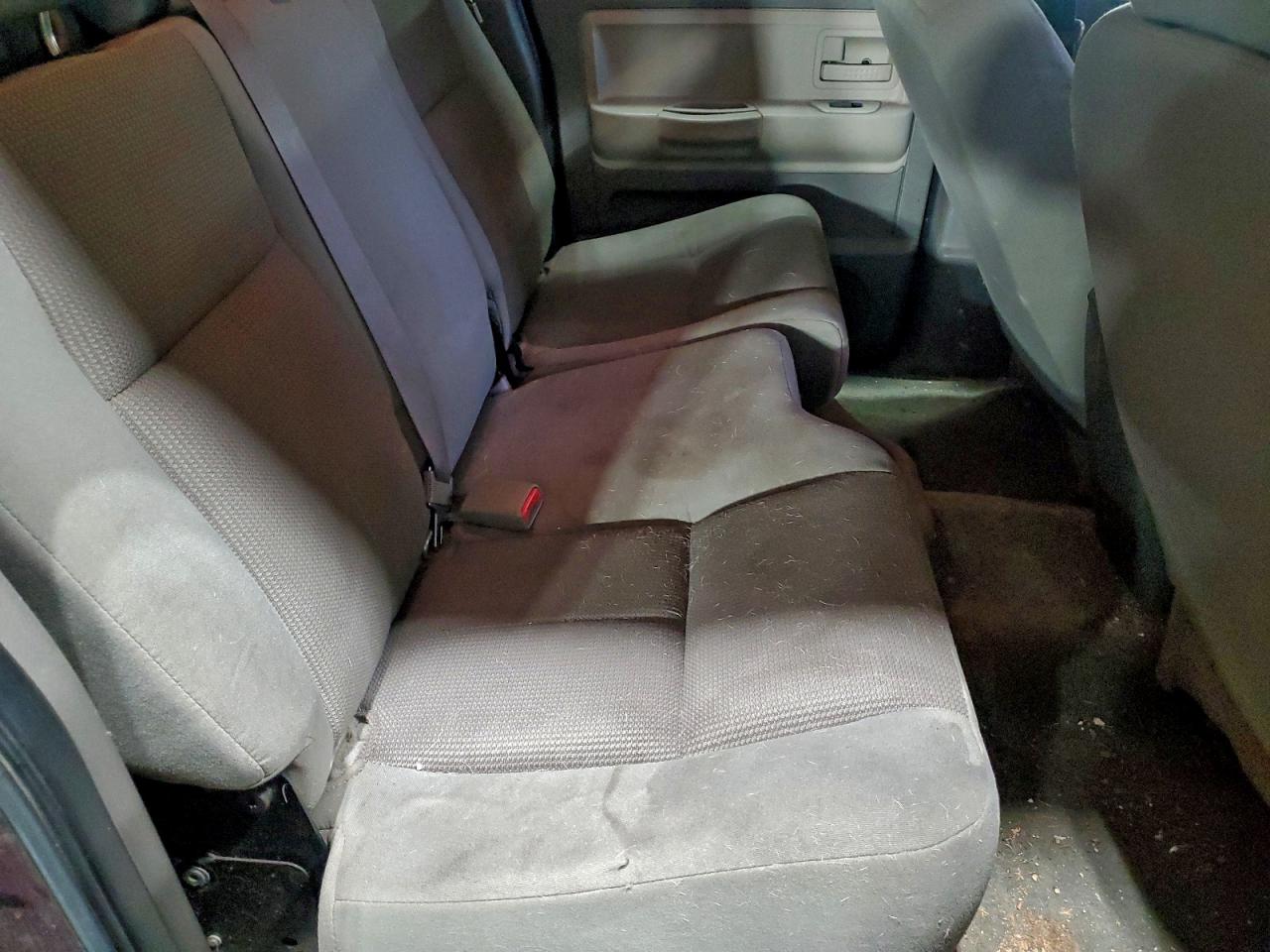 2005 DODGE DAKOTA QUAD SLT photo 10