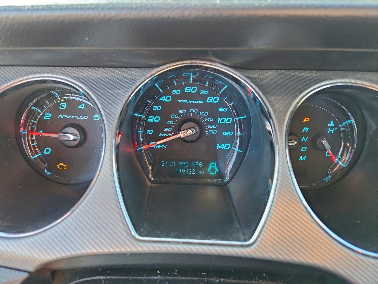 2010 FORD TAURUS SHO photo 17