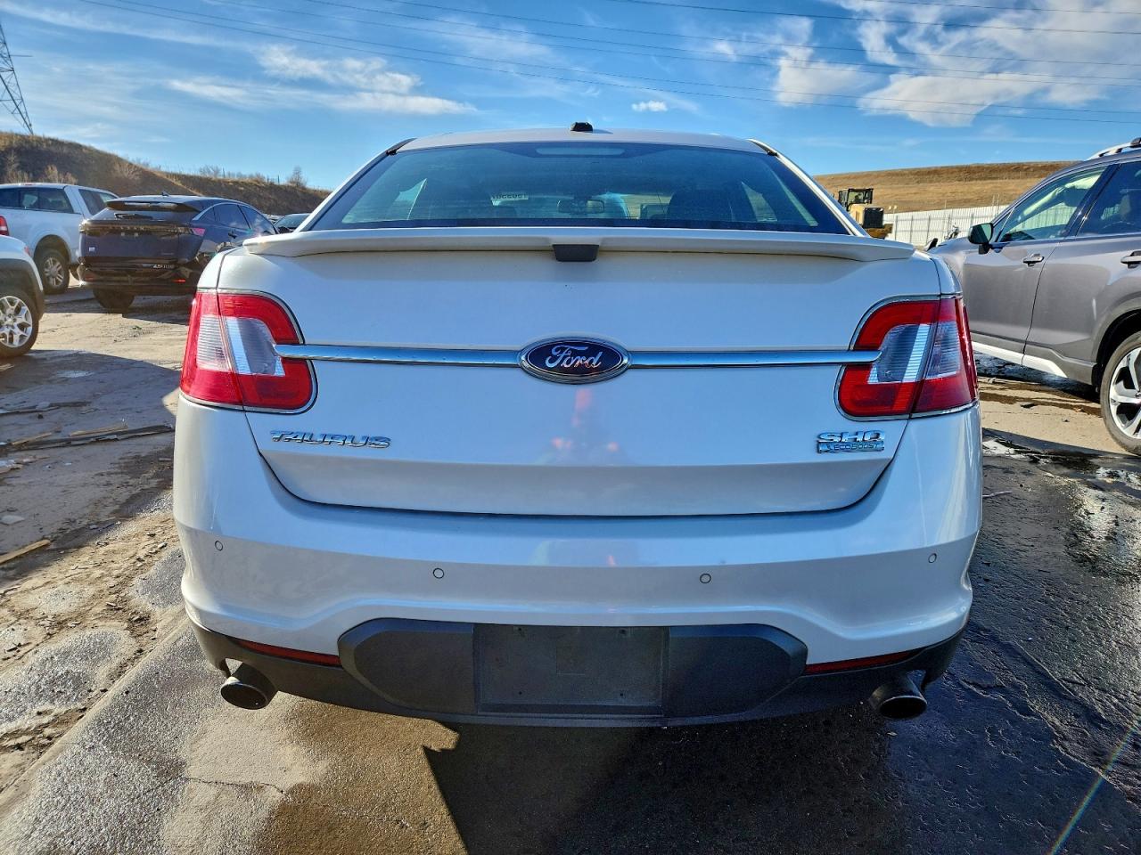 2010 FORD TAURUS SHO photo 11