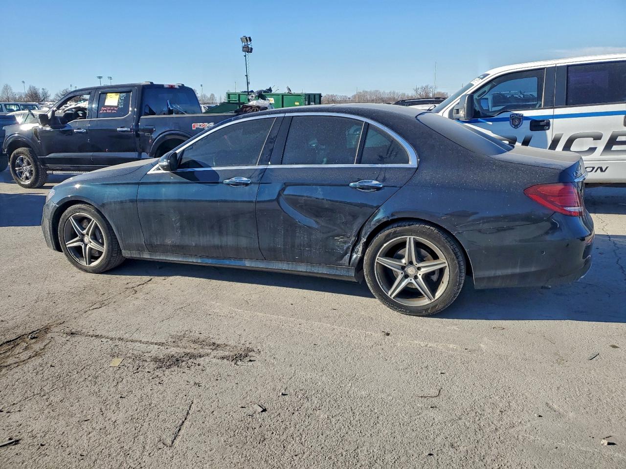 2017 MERCEDES-BENZ E 300 4MATIC photo 2