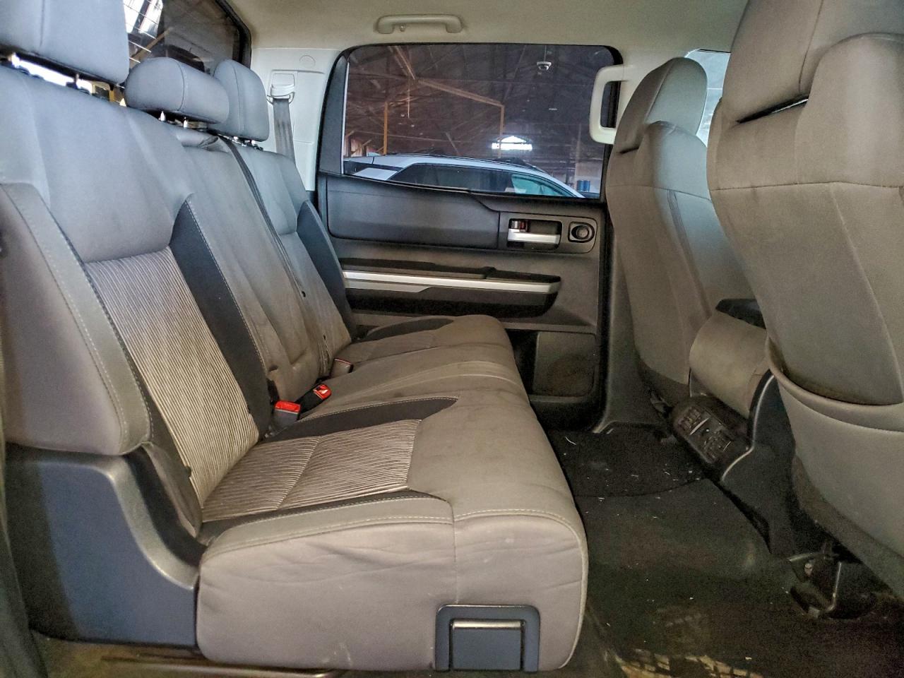 2014 TOYOTA TUNDRA CREWMAX SR5 photo 28