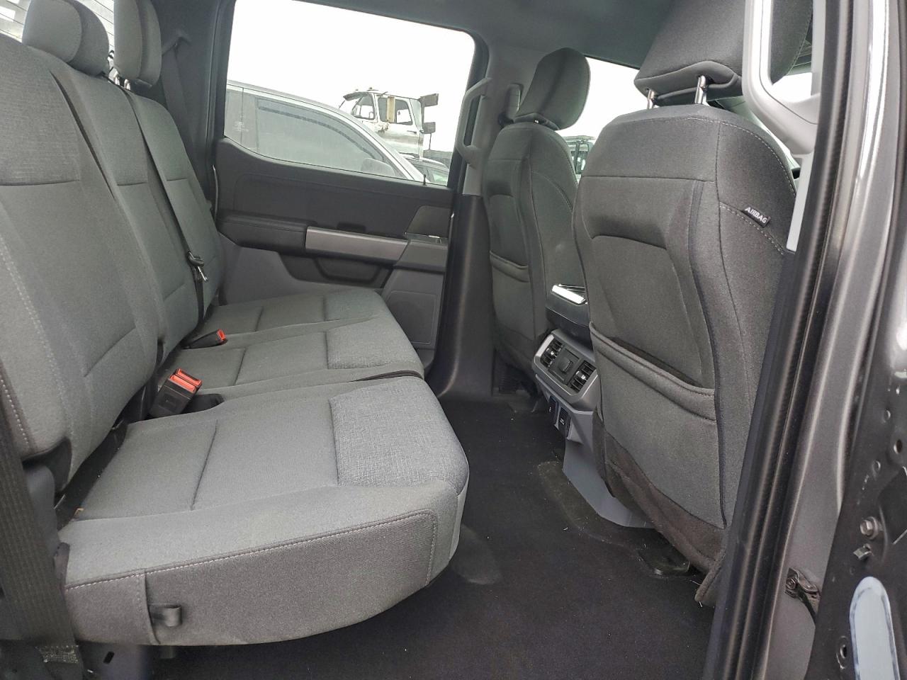 2024 FORD F150 XLT photo 28