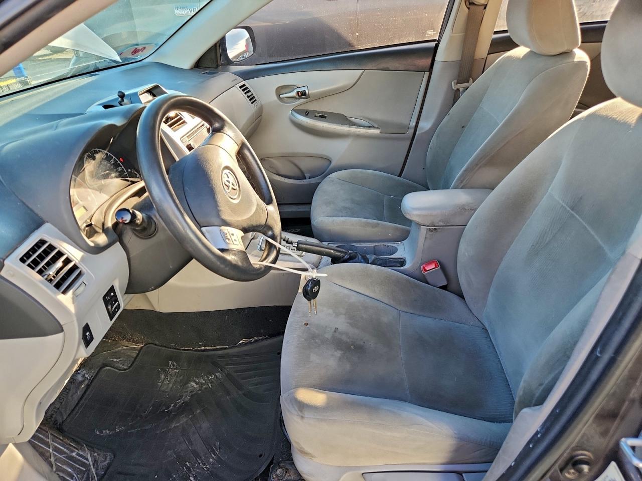 2013 TOYOTA COROLLA BASE photo 19