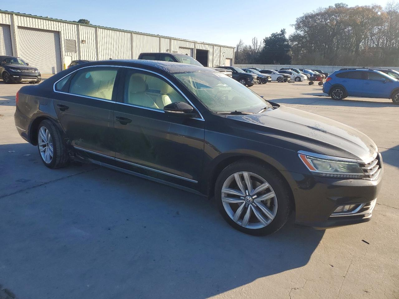 2017 VOLKSWAGEN PASSAT SEL PREMIUM photo 7