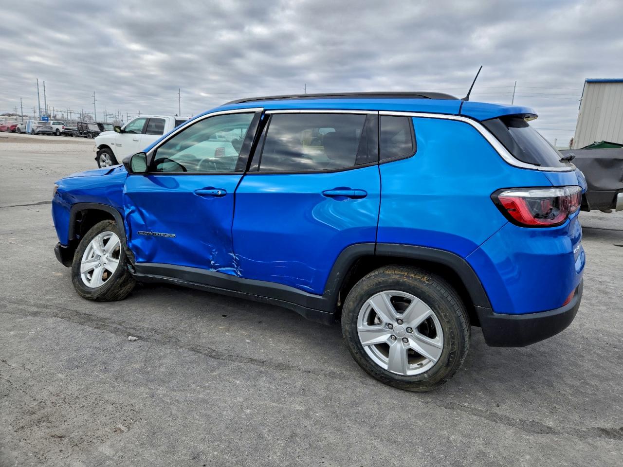 2022 JEEP COMPASS LATITUDE photo 2