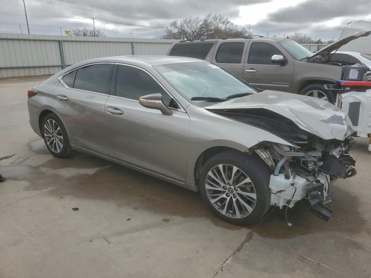 2019 LEXUS ES 350 photo 4