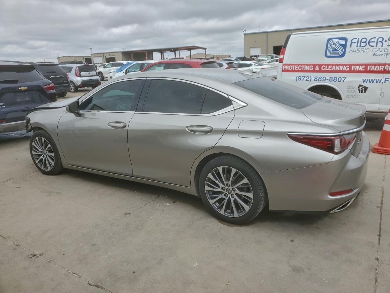 2019 LEXUS ES 350 photo 2