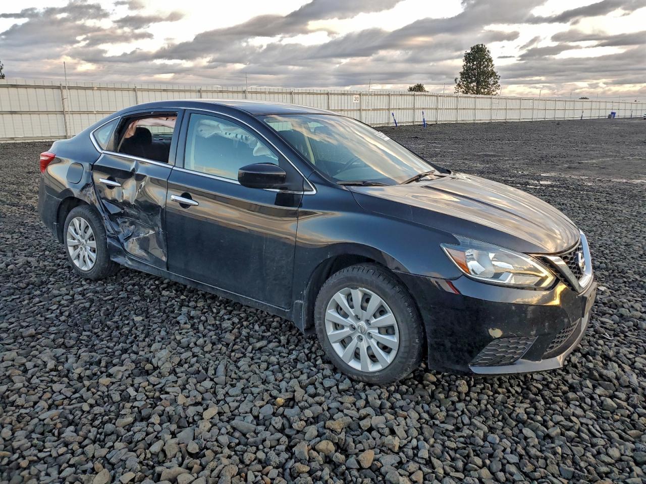 2018 NISSAN SENTRA S photo 10