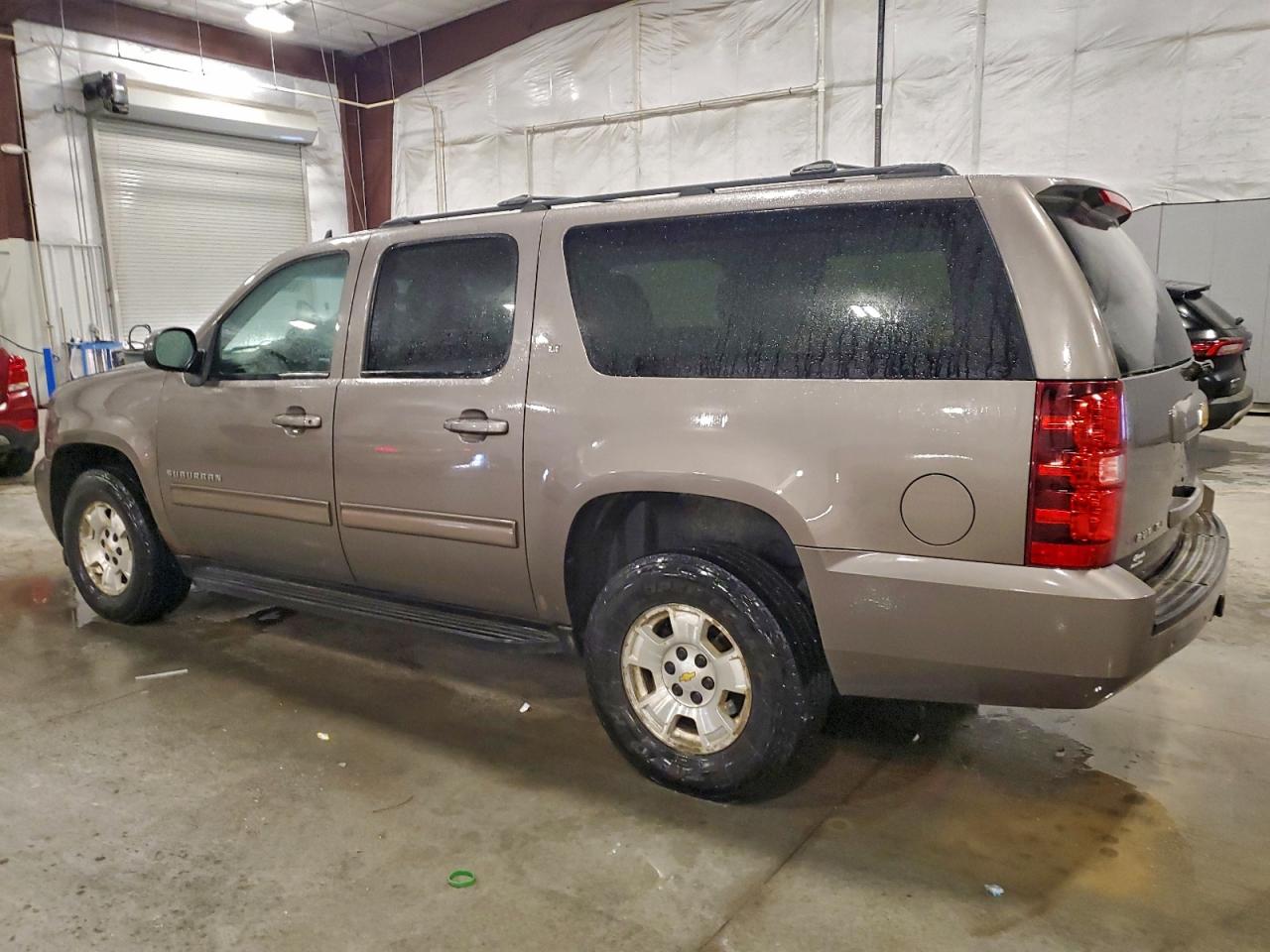 2013 CHEVROLET SUBURBAN K1500 LT photo 3