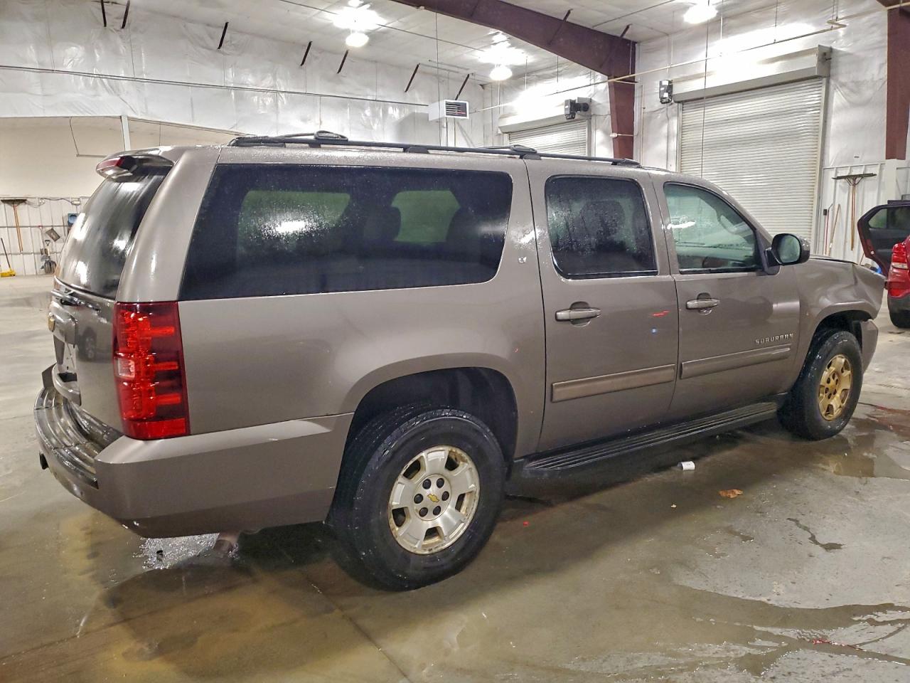 2013 CHEVROLET SUBURBAN K1500 LT photo 5