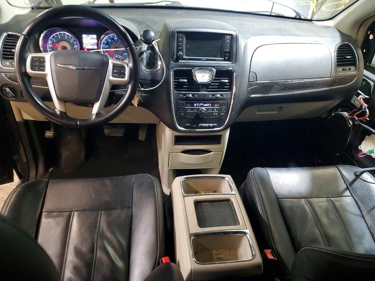 2015 CHRYSLER TOWN & COUNTRY TOURING photo 8