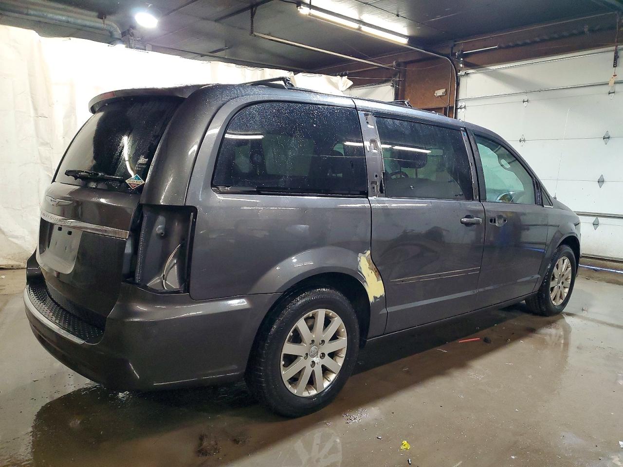 2015 CHRYSLER TOWN & COUNTRY TOURING photo 3