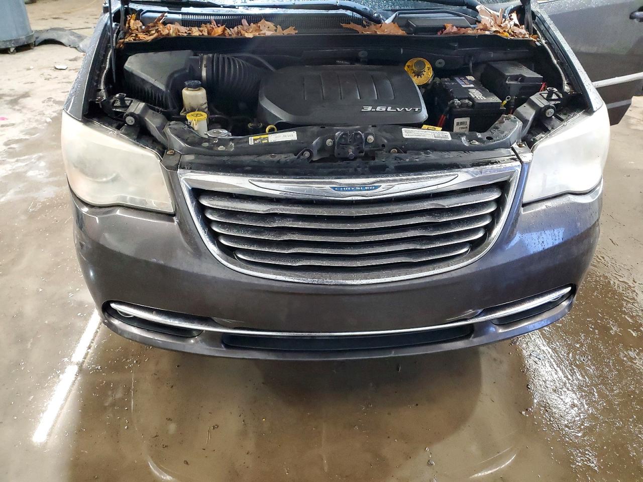 2015 CHRYSLER TOWN & COUNTRY TOURING photo 12