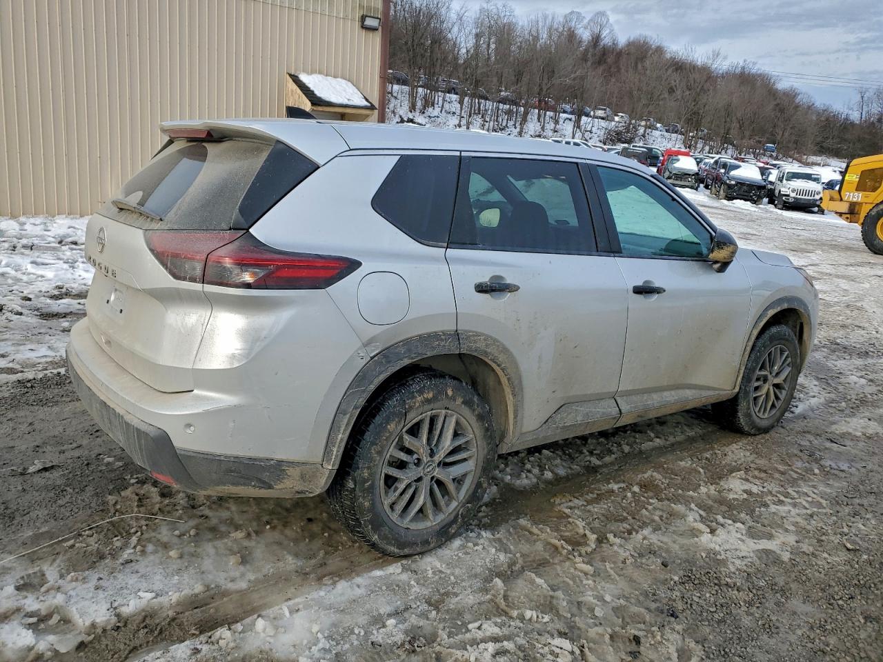2024 NISSAN ROGUE S photo 3