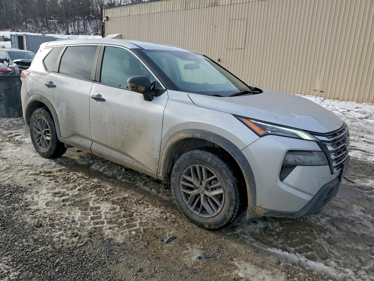 2024 NISSAN ROGUE S photo 4