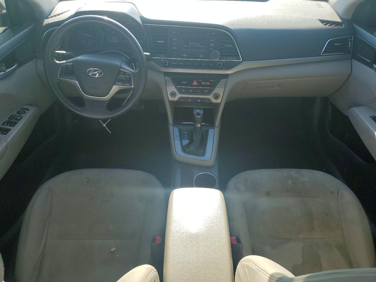 2017 HYUNDAI ELANTRA photo 8