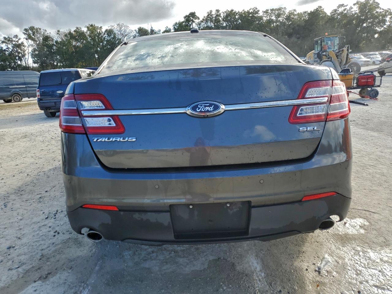 2018 FORD TAURUS SEL photo 11