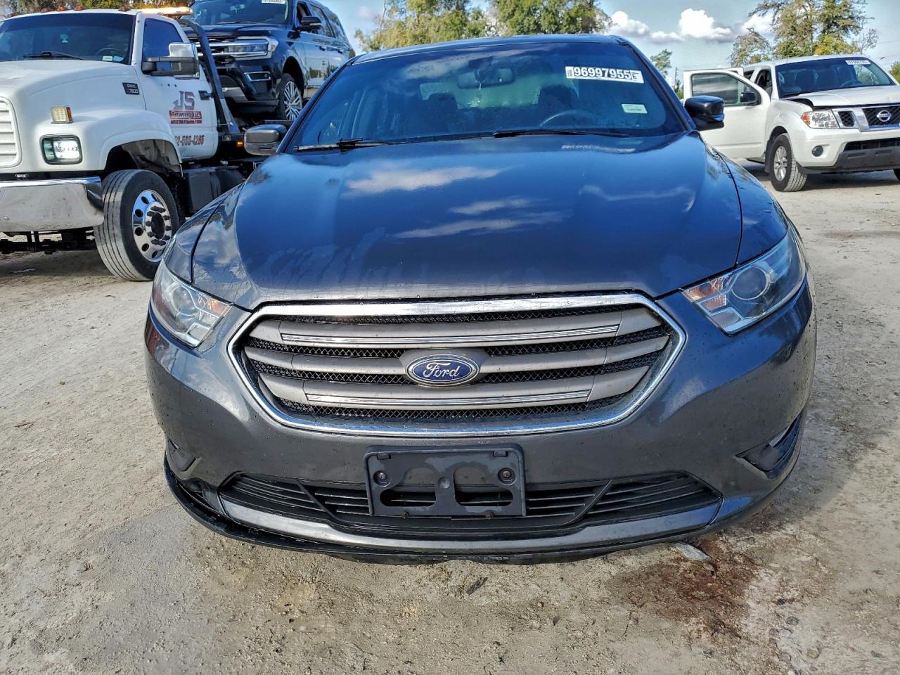 2018 FORD TAURUS SEL photo 9