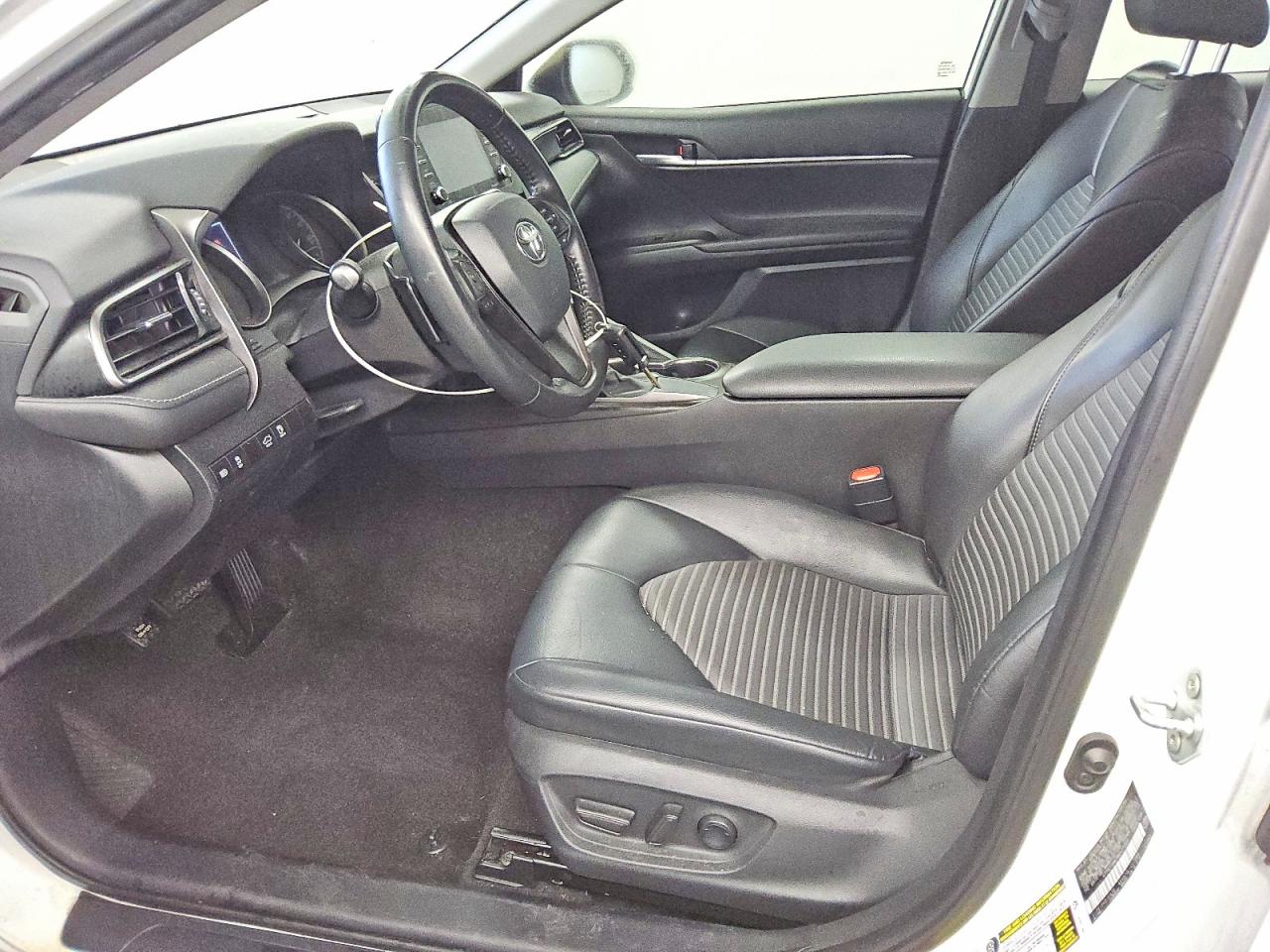 2021 TOYOTA CAMRY SE photo 13