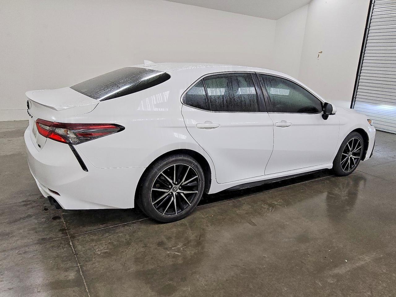 2021 TOYOTA CAMRY SE photo 5